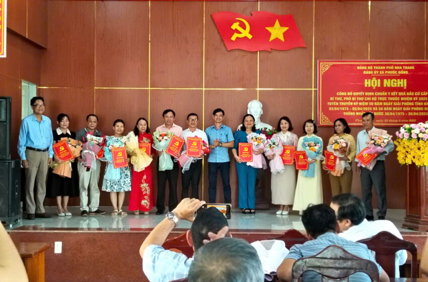  Bí thư Chi bộ tham gia Hội nghị công bố quyết định chuẩn y kết quả bầu cử Cấp ủy, Bí thư, Phó Bí thư chi bộ trực thuộc nhiệm kỳ 2025-2027 do Đảng ủy xã Phước Đồng tổ chức