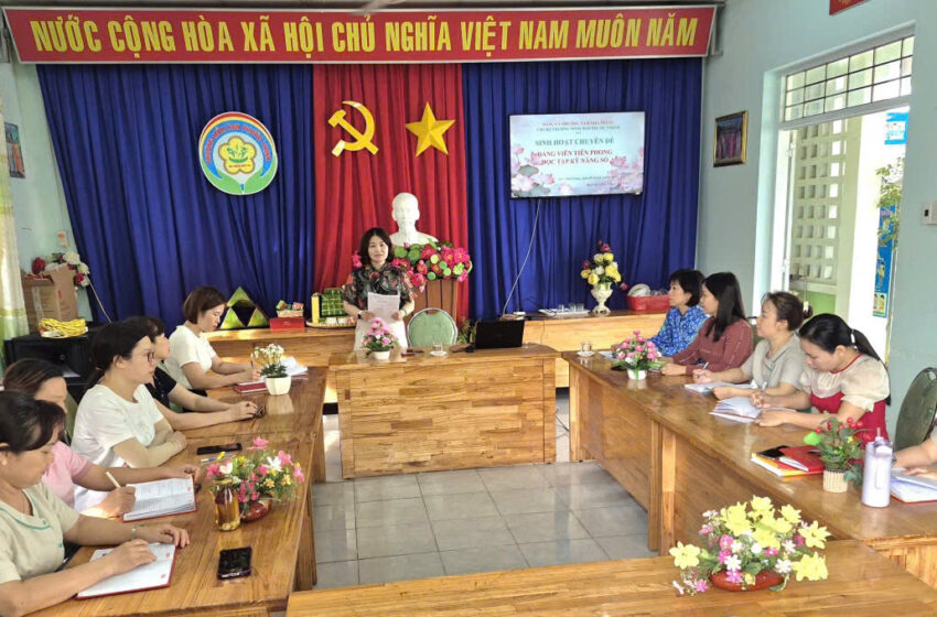  CHI BỘ TRƯỜNG MẦM NON PHƯỚC THỊNH TỔ CHỨC CHUYÊN ĐỀ “ĐẢNG VIÊN TIÊN PHONG HỌC TẬP KỸ NĂNG SỐ”