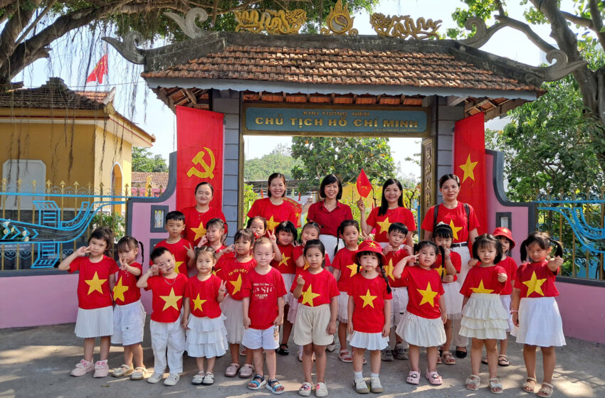  TRƯỜNG MẦM NON PHƯỚC THỊNH TỔ CHỨC CHO TRẺ THAM QUAN KHU TƯỞNG NIỆM CHỦ TỊCH HỒ CHÍ MINH